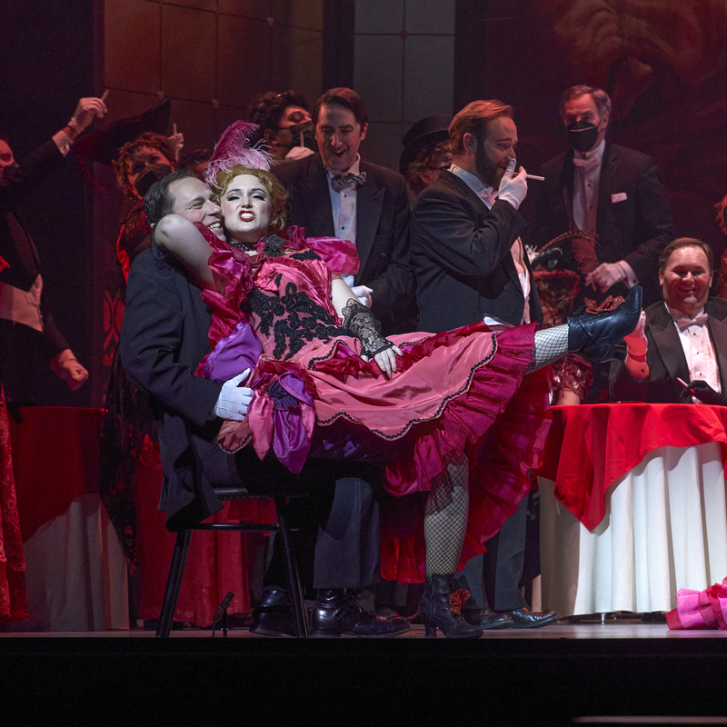 Valencienne (Merry Widow) Calgary Opera, Photo : Harder Lee Photography